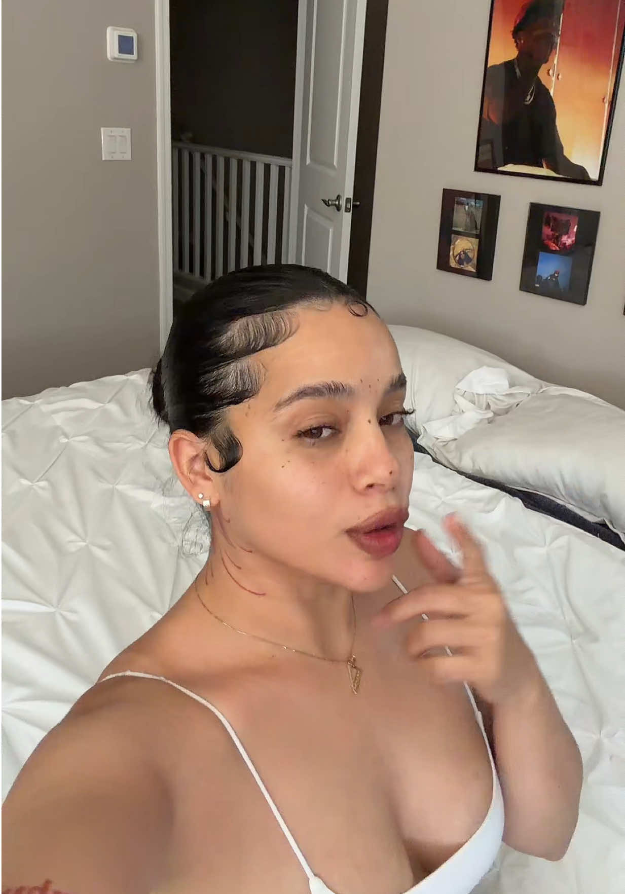 @Victoriavsqz