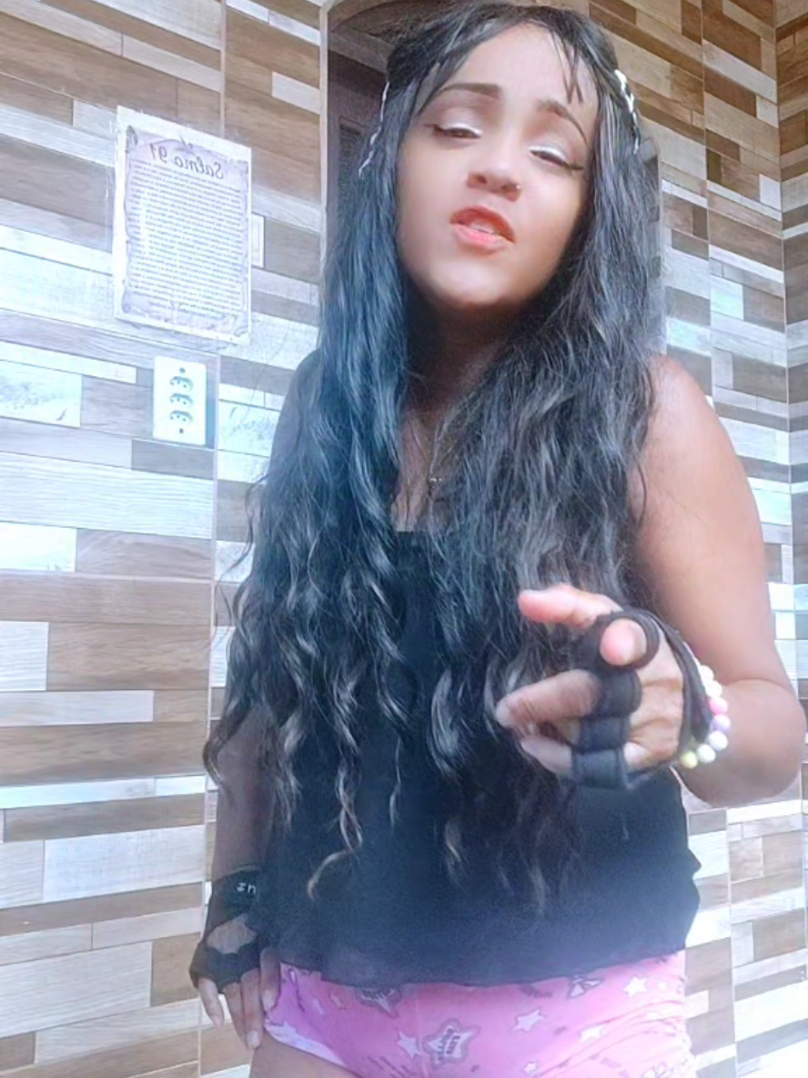 @Lucy a guria do short sexy