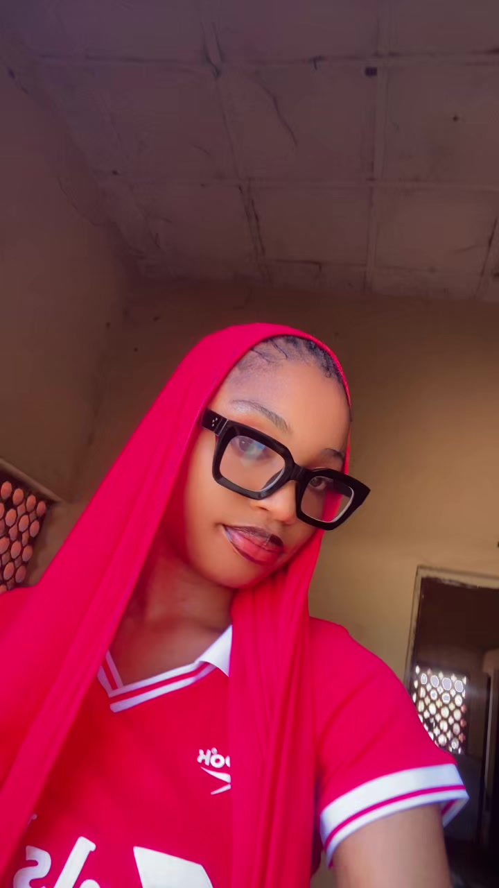 @Nee~yah💐🤍🌺