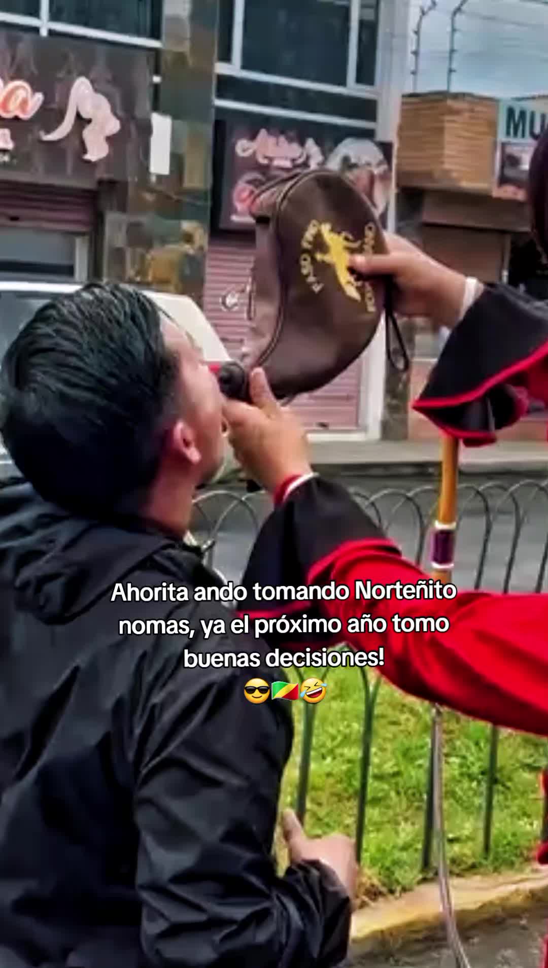 @🇪🇨 JASON R ✌