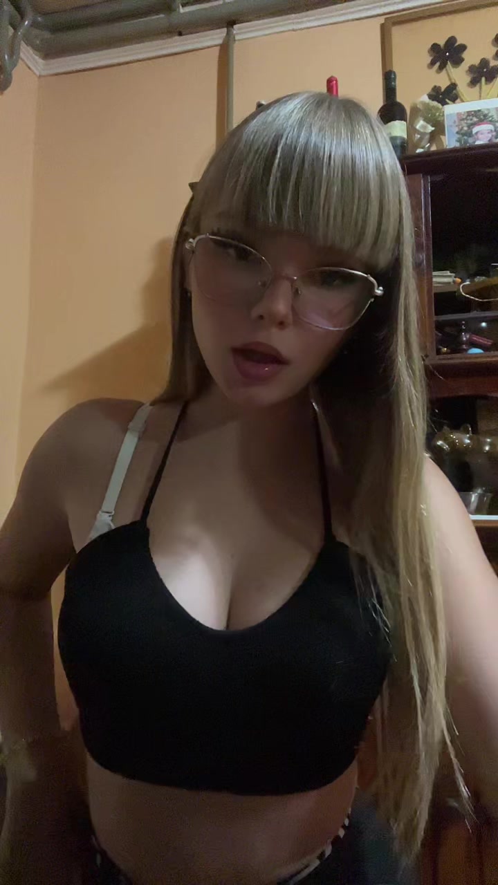 @comi