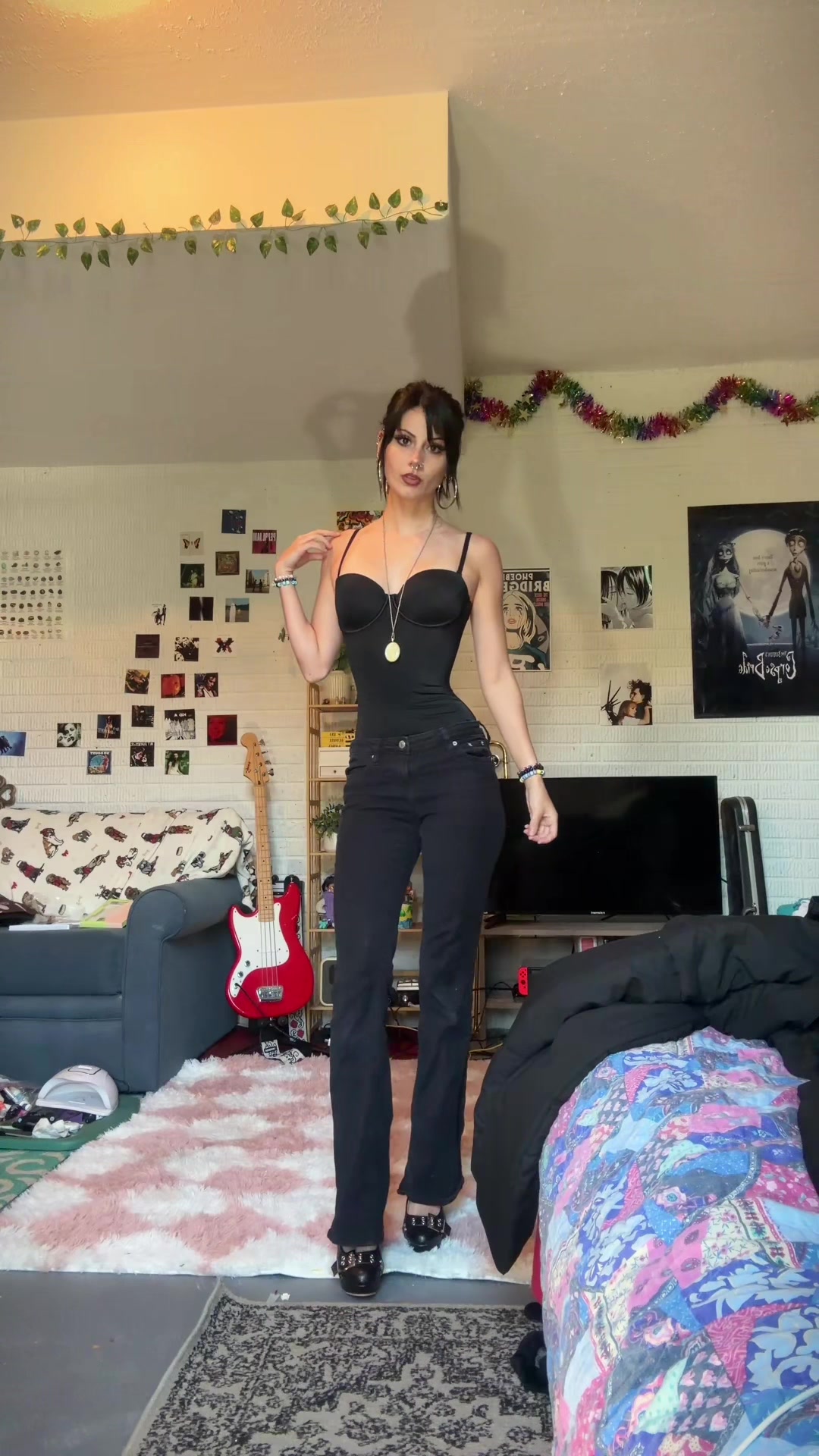 @mo