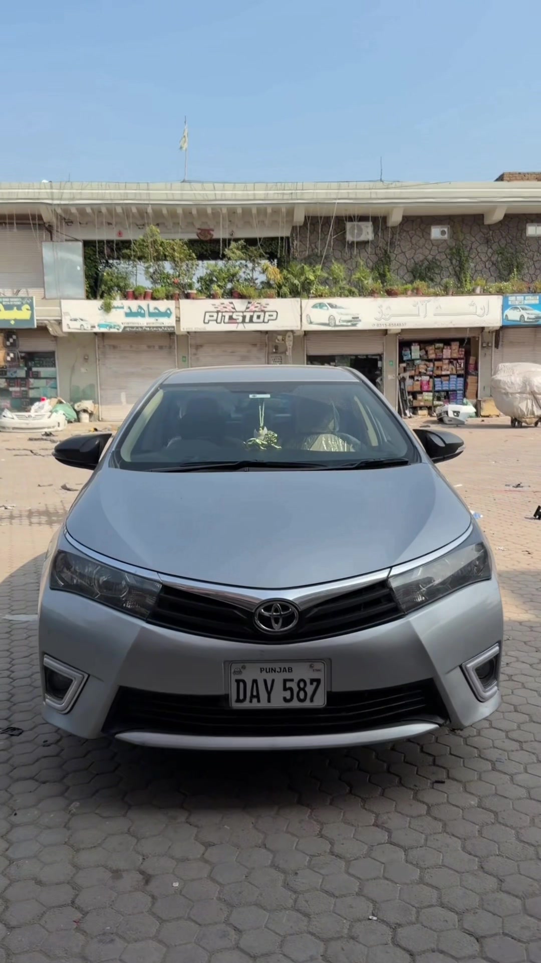 @Shoukat Autos (Peshawar)