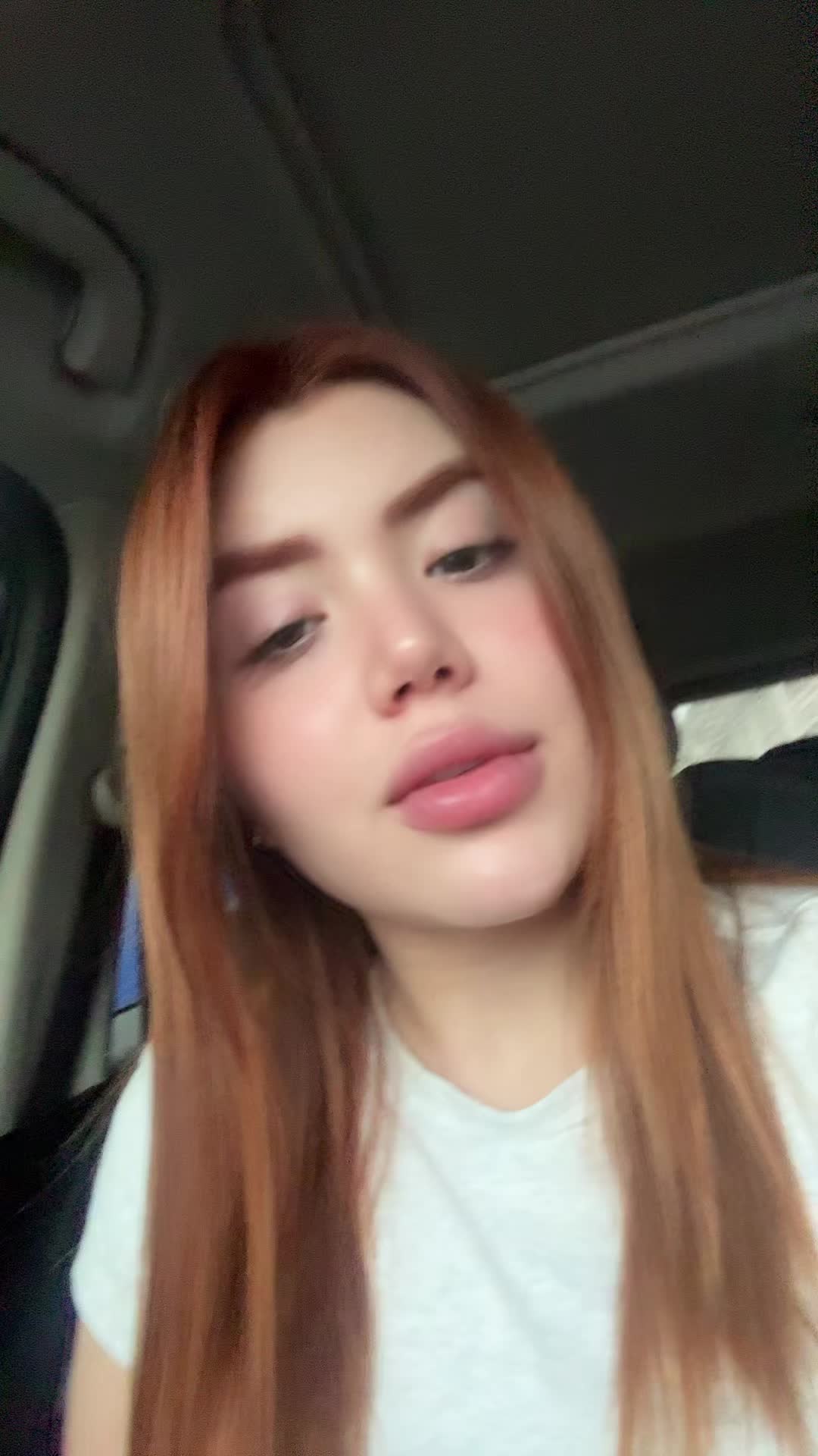 @Moniinay