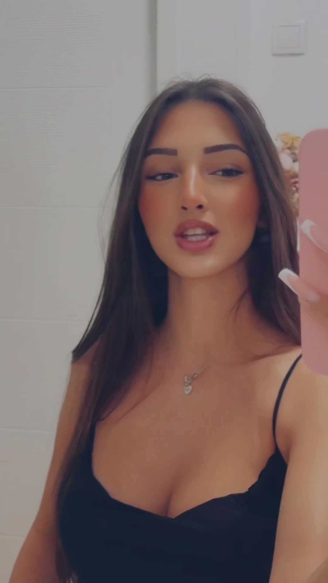 @миа