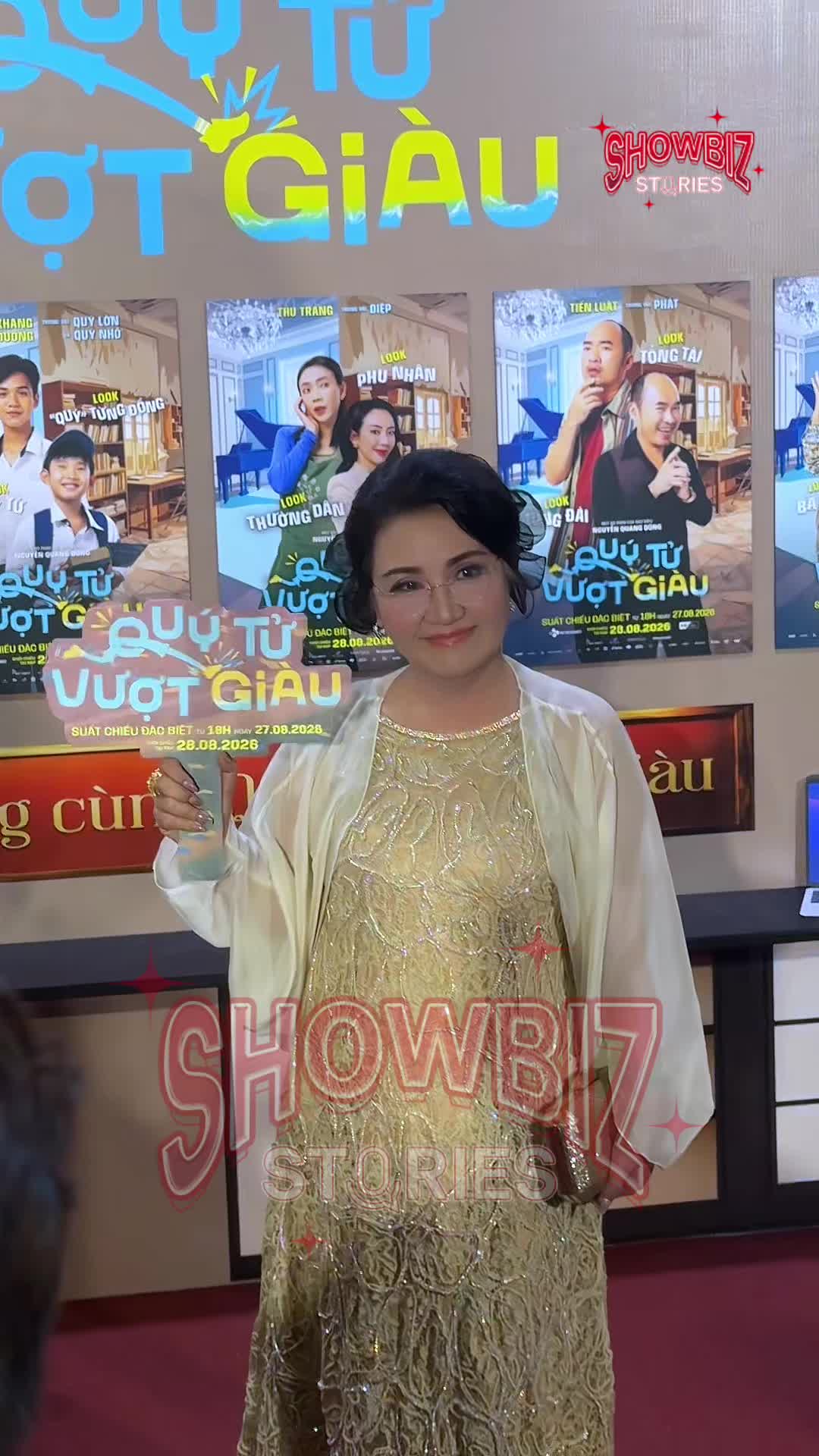@Showbiz Stories