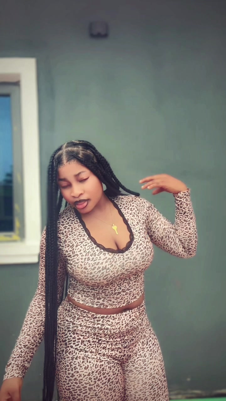 @Mirabell👅🥵