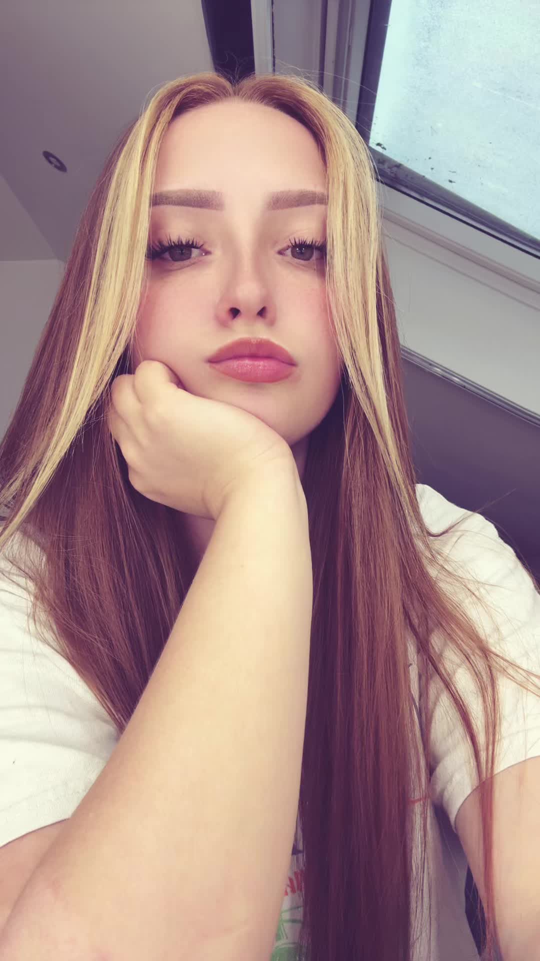 @ᴀɴᴀᴇ.