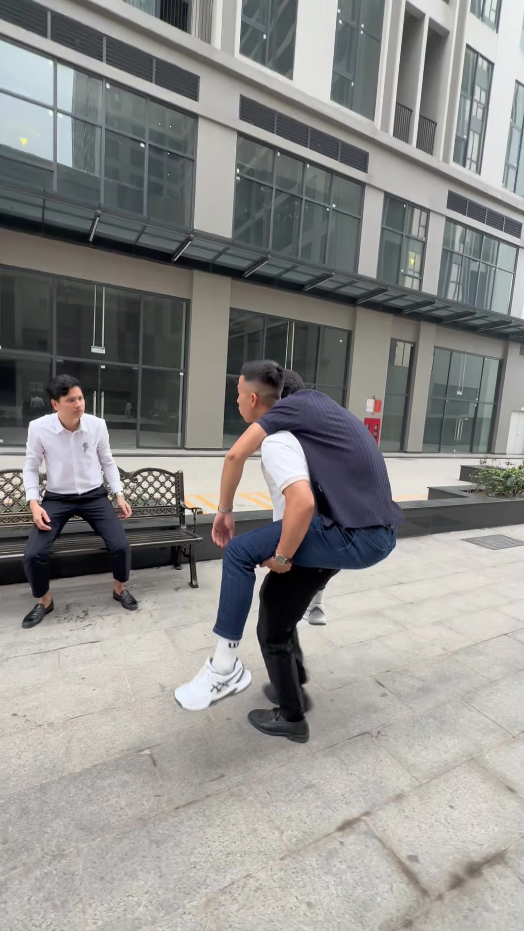 @Hướng Nội Làm BĐS