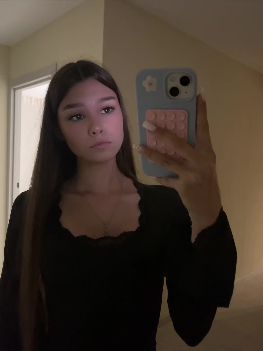 @𝒜𝓃𝑔𝑒𝓁𝒾𝓃𝒶