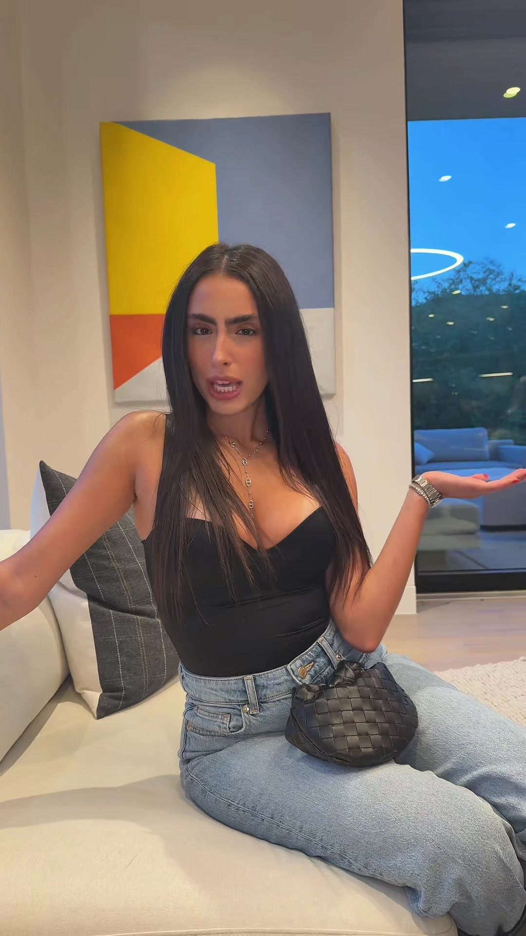 @brunettehotgirl