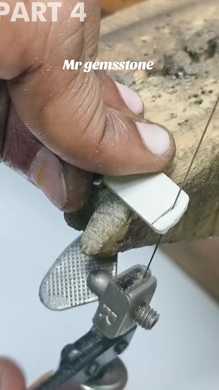 @MR_GEMSTONE💎