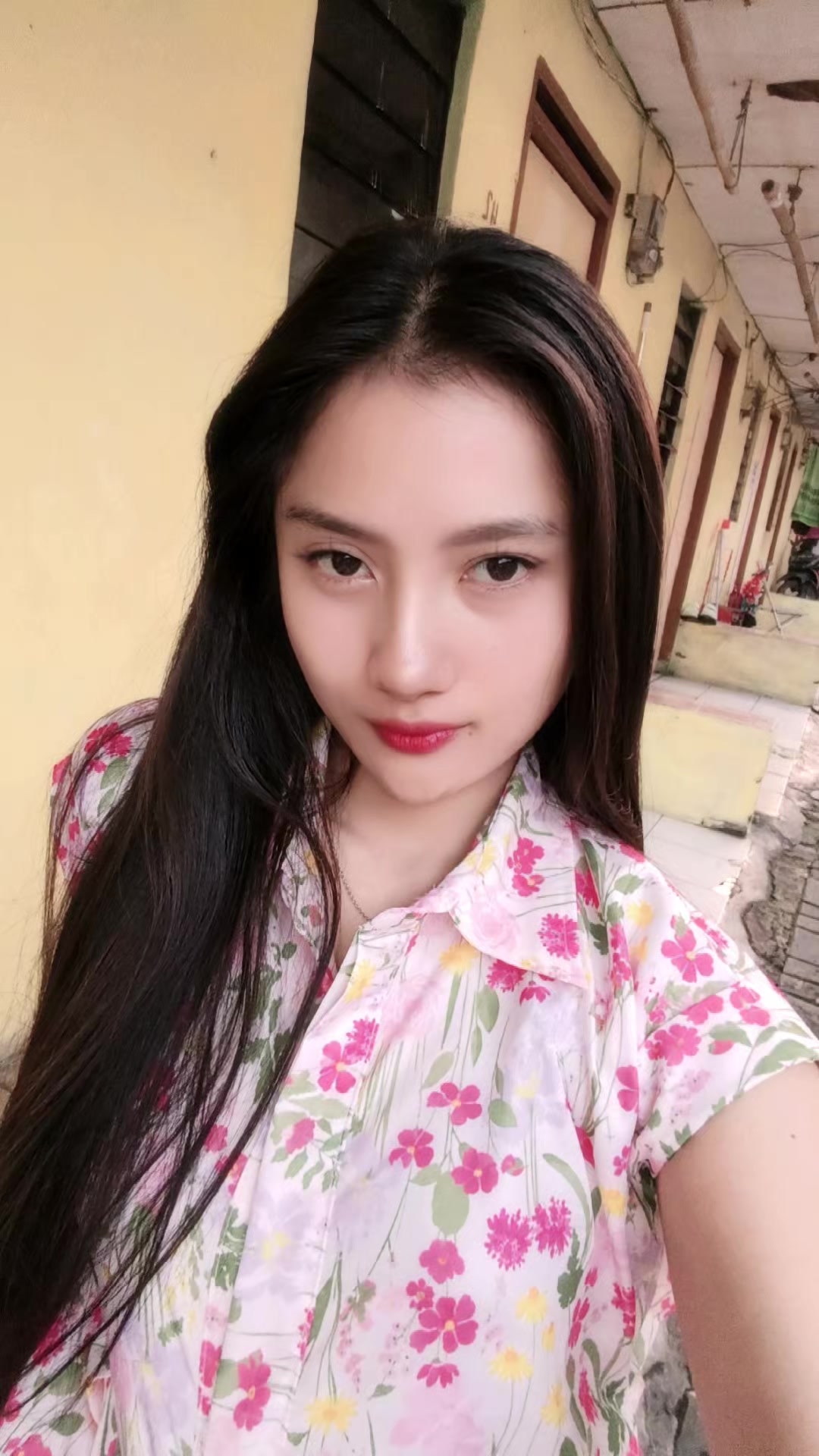 @Dari Kontak Anda