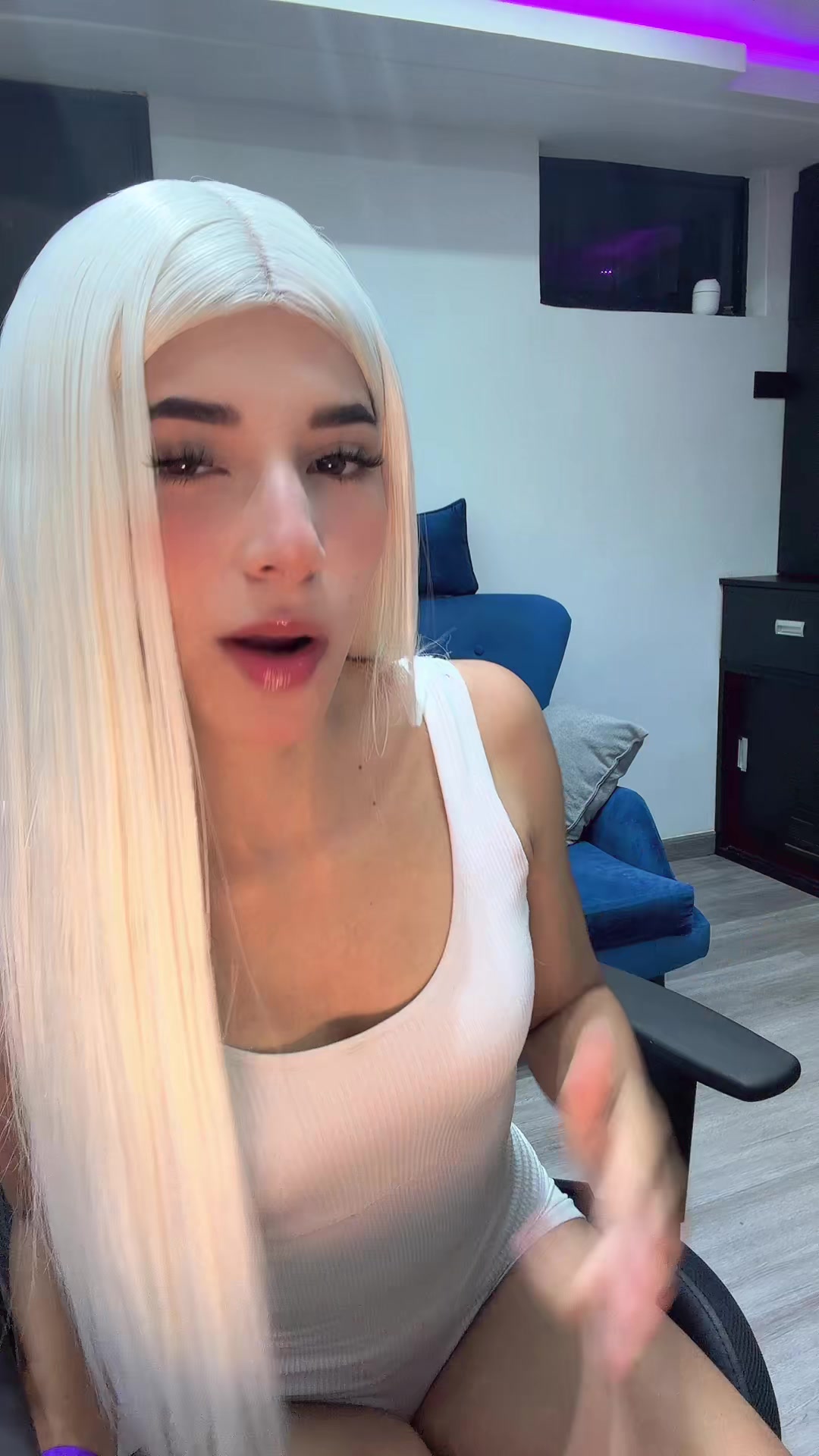 @Paolovess