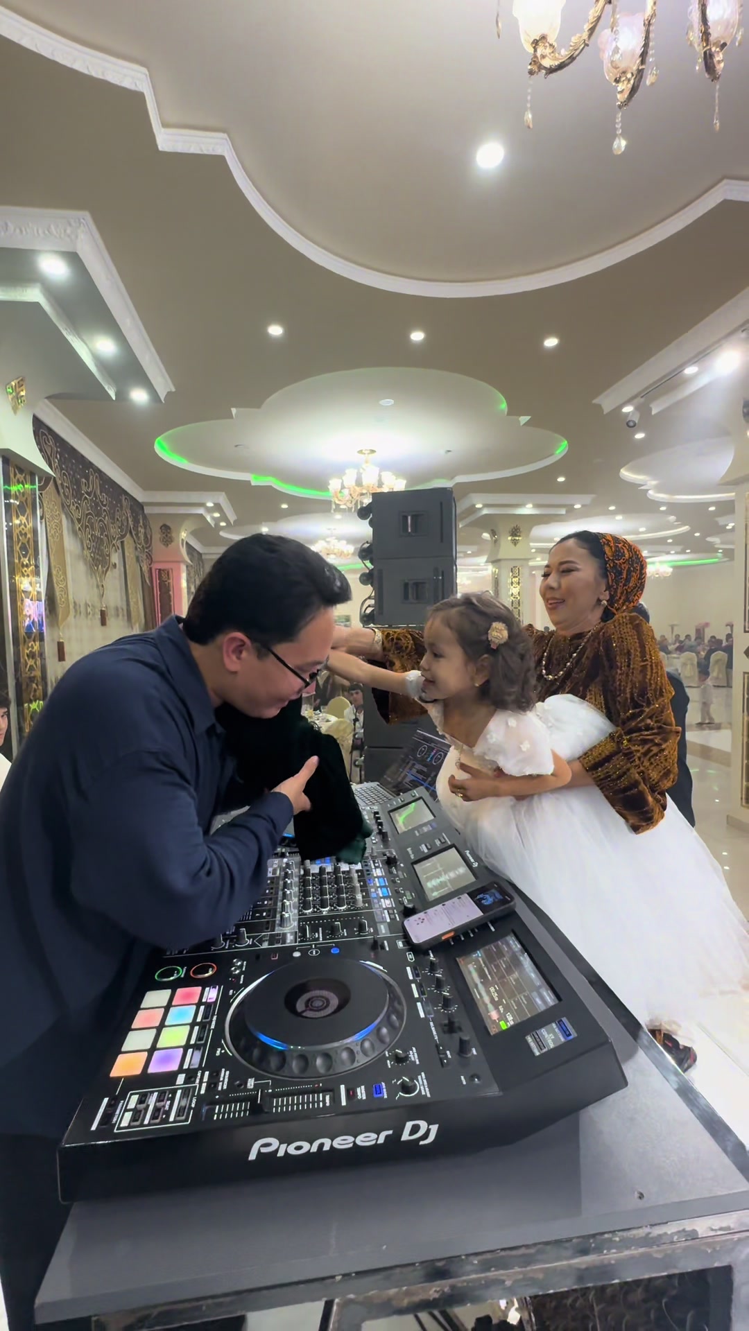 @DJ Gowshut