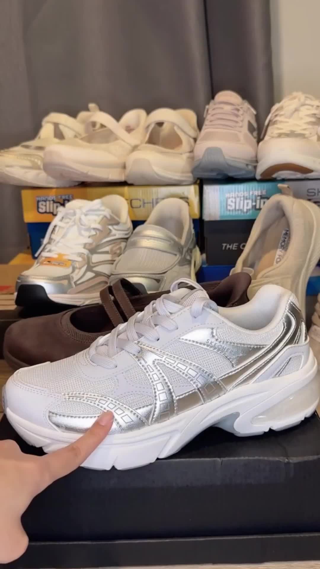 @K.S6titchSkechers