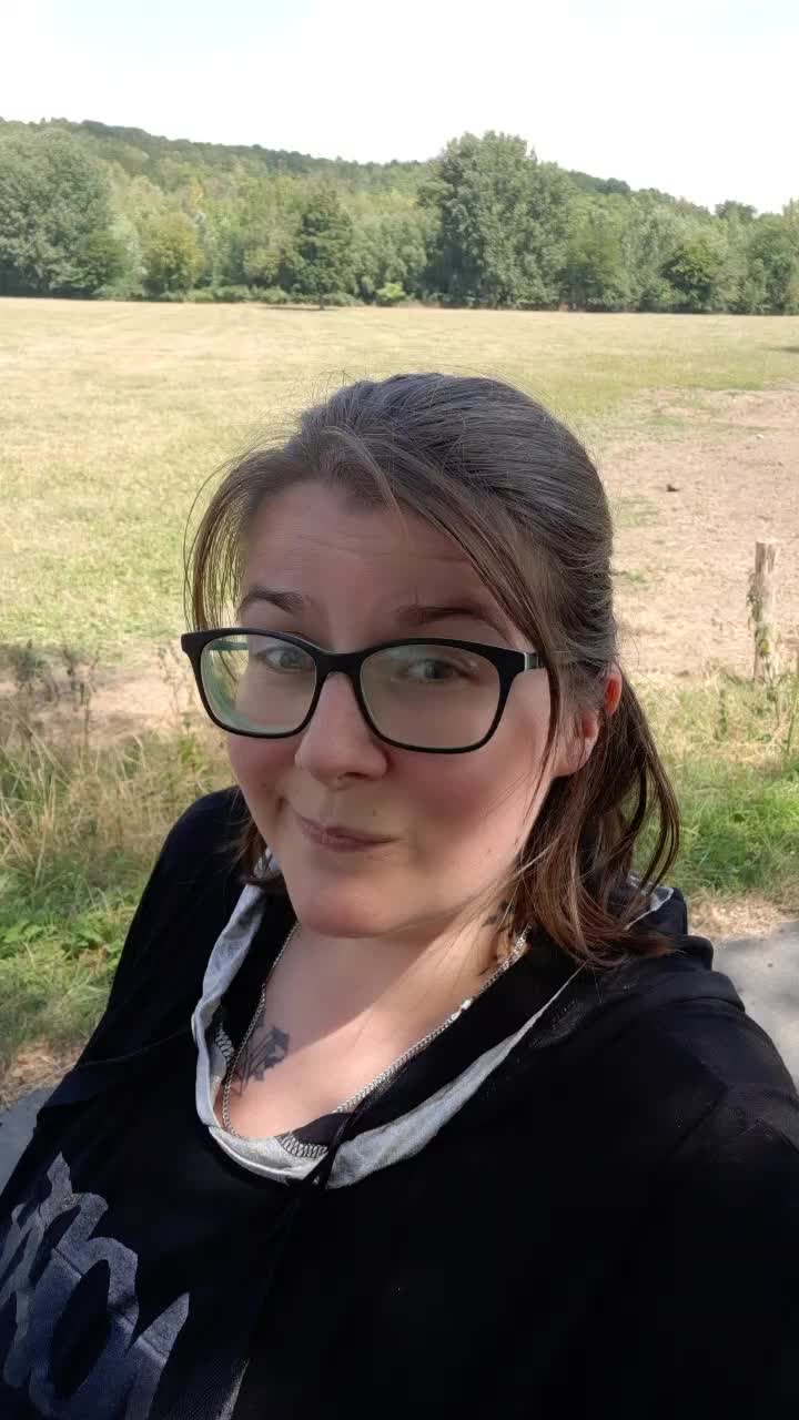 @Michelle Reads ✨️