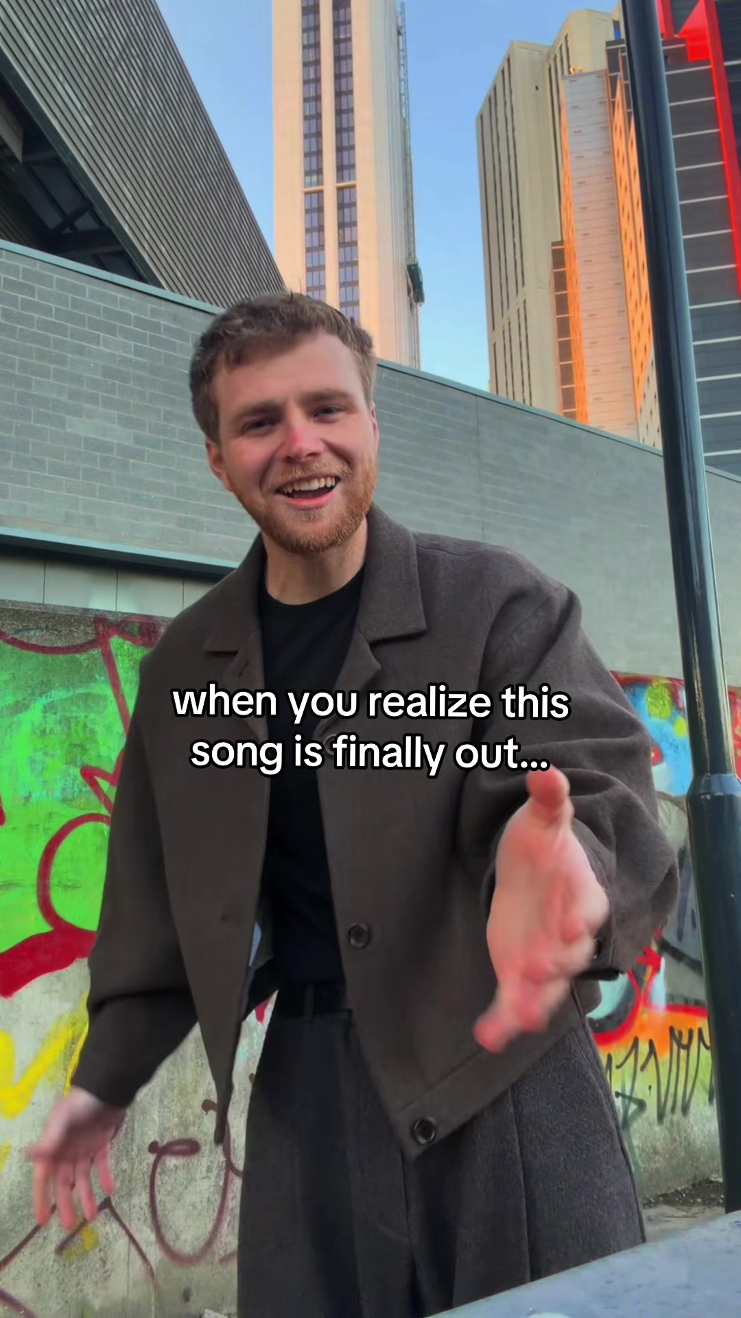 @Alex Warren