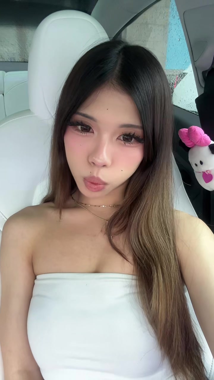 @CHLOE C
