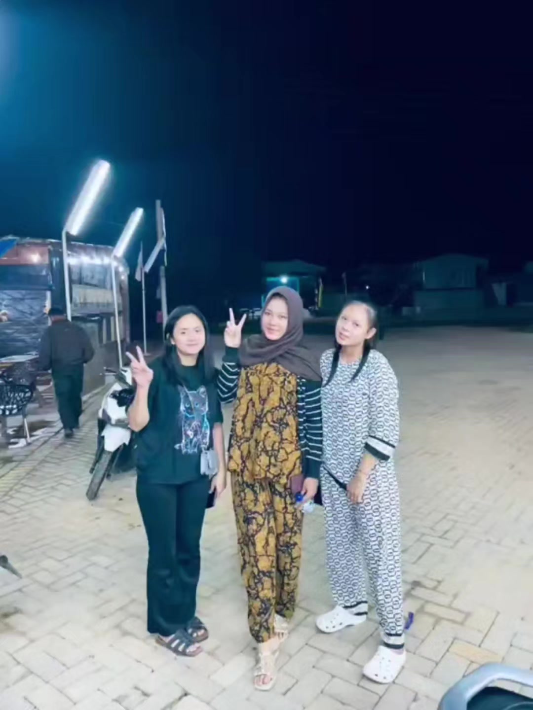 @AULIA LUBIS