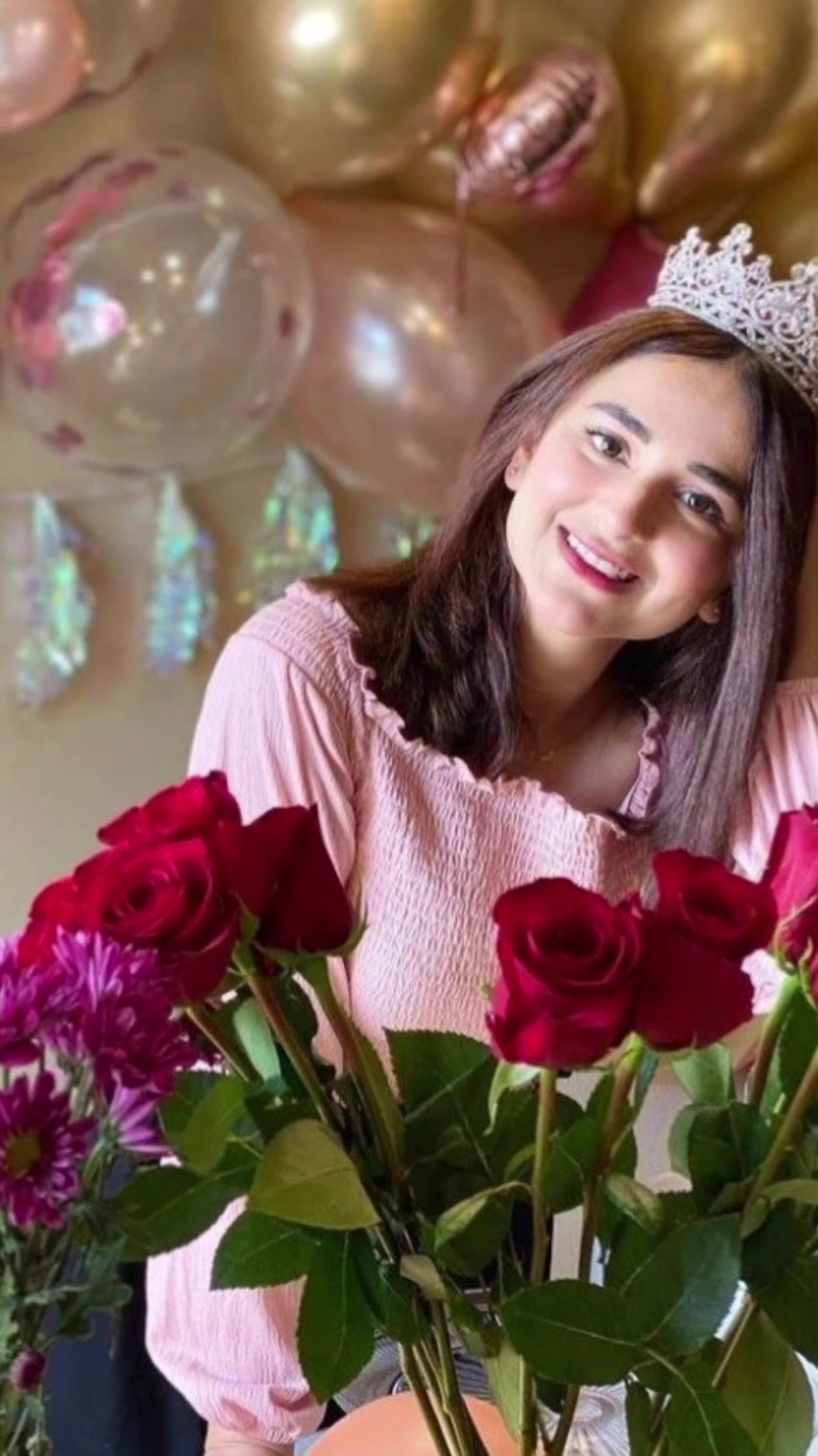 @yumna_zaidi_04