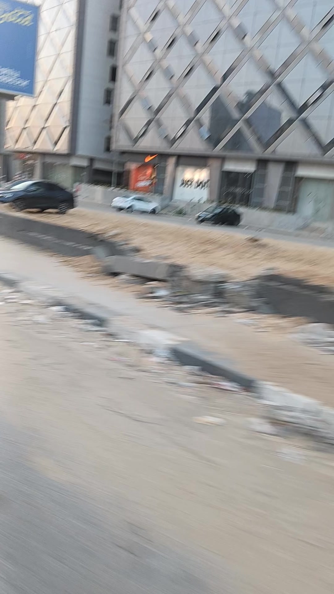 @ويبق الامل بالله شمس لا تغيب