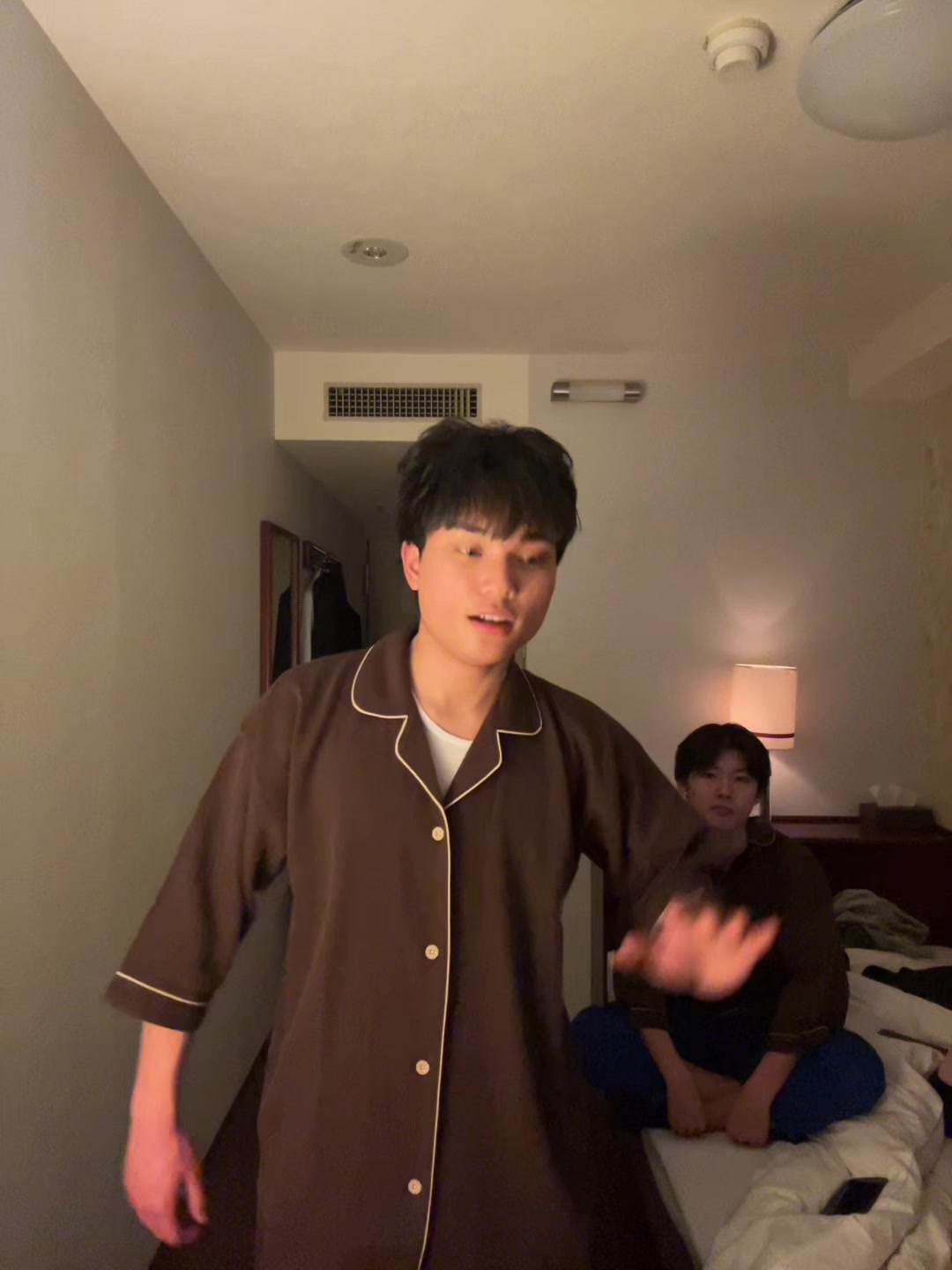 @デセン