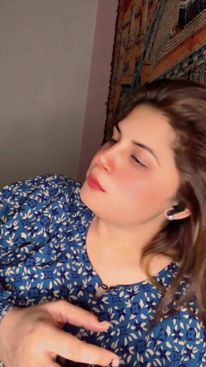 @AshU🦋mAliK
