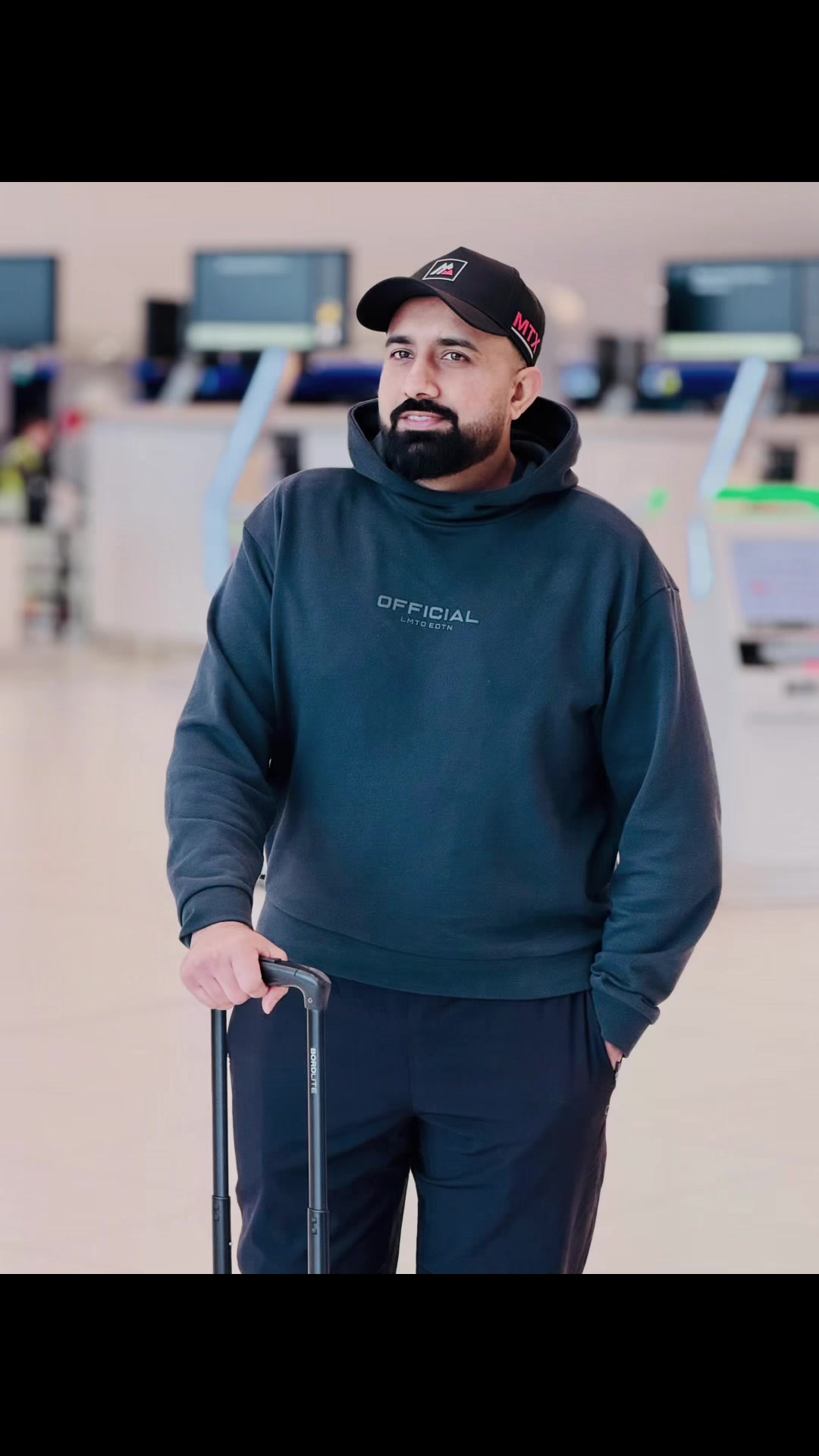 @Usama Gagh 🇵🇰 🇬🇧