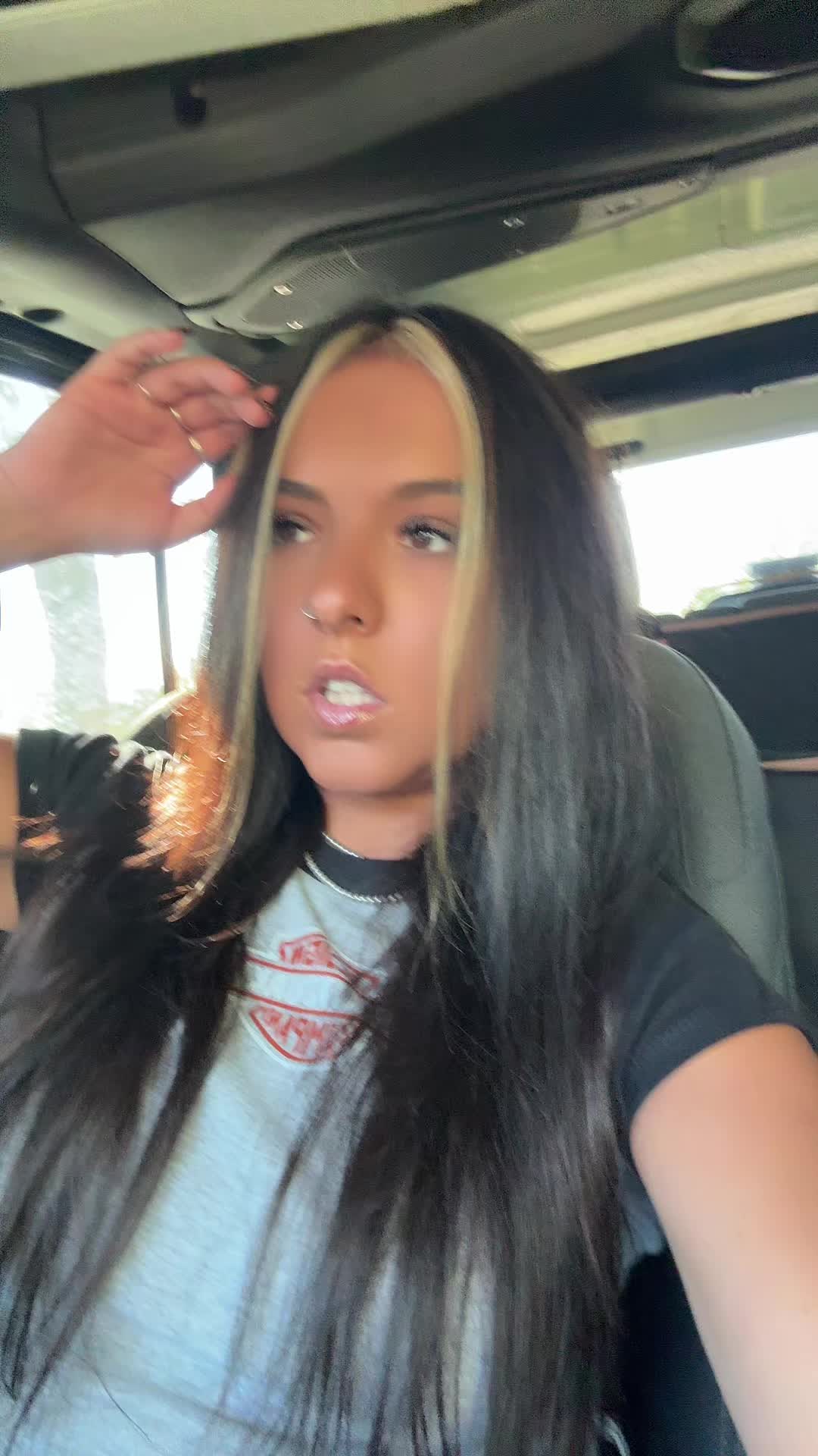 @pikivids_