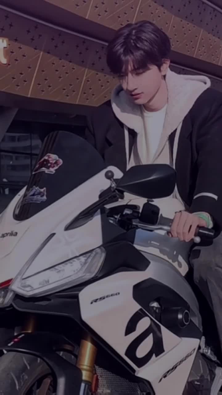 @Luzzyiyi࿐ ࿔𖦹 ⋆˚˖𓍢