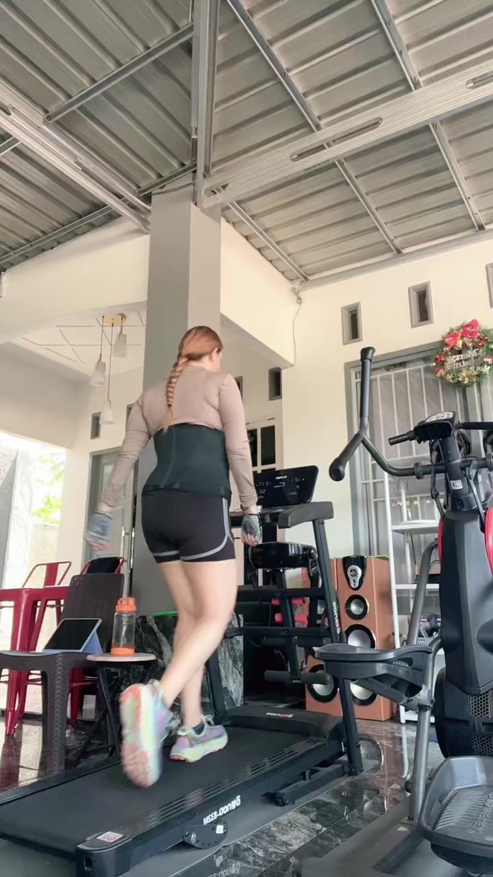 @Lanie Cheng Kosmetik