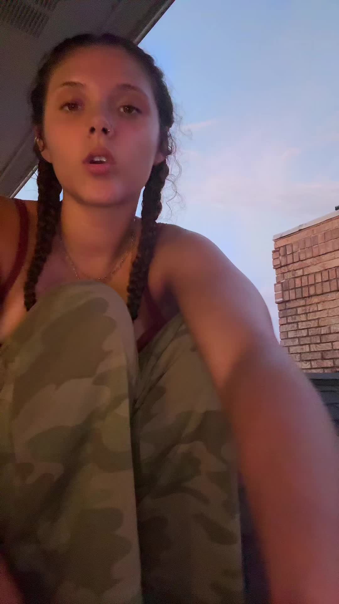 @🦄
