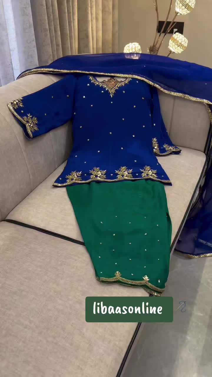 @ਲਿਬਾਸ by ਕੌਰ