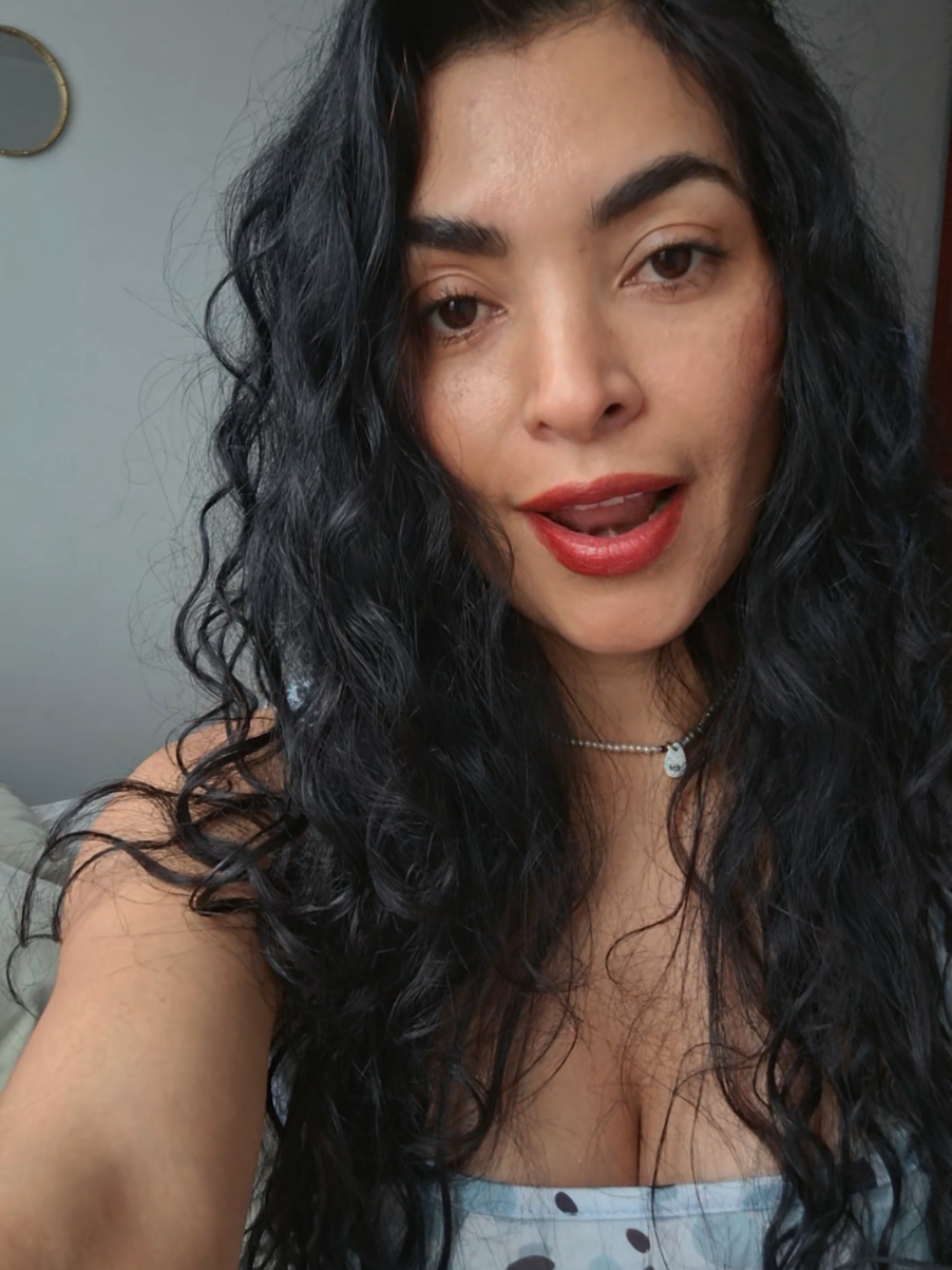 @Ana Cecibel González