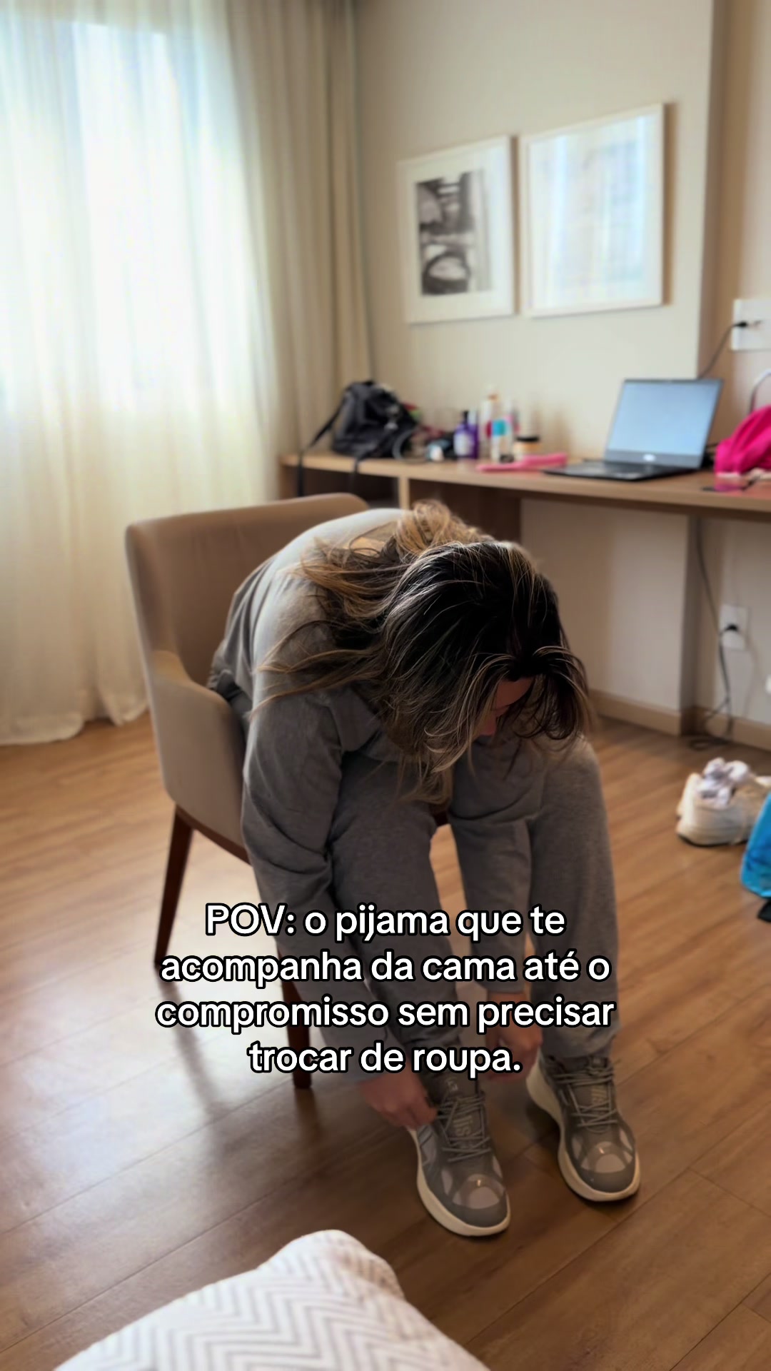 @anadelamonica