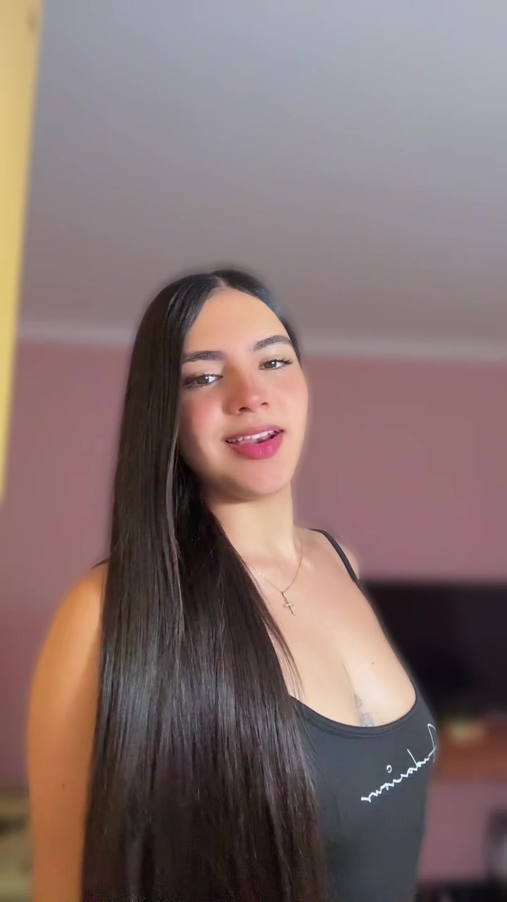 @Angie Cruz 🍓