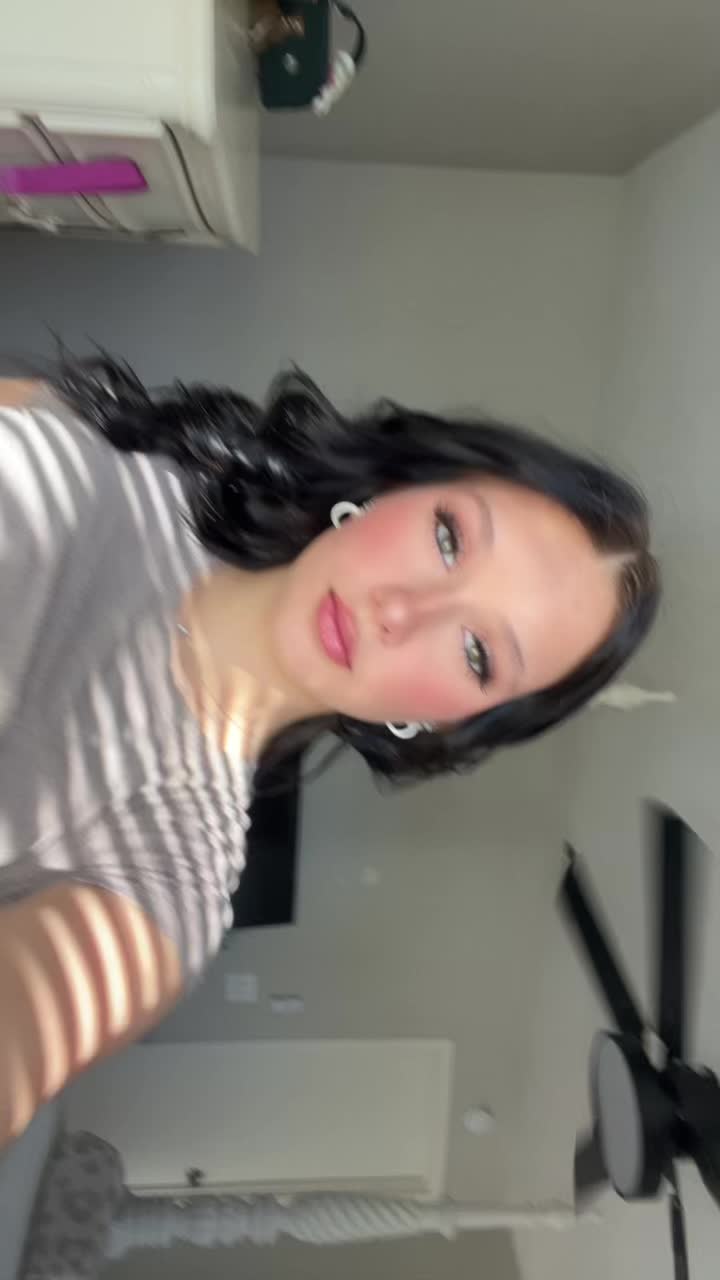@꧁ 𝓐𝓿𝓪 ꧂