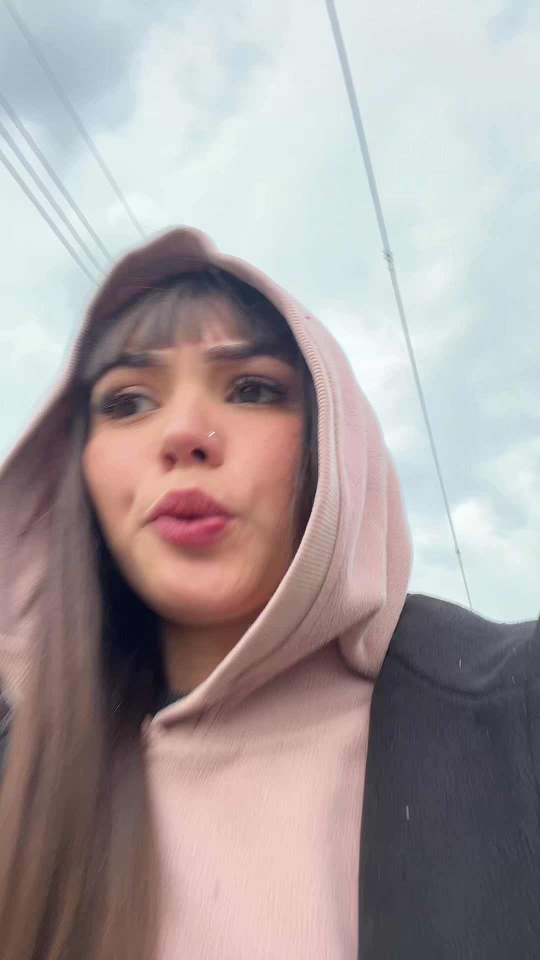 @Angiecabral_