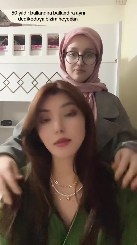 @Menekşe