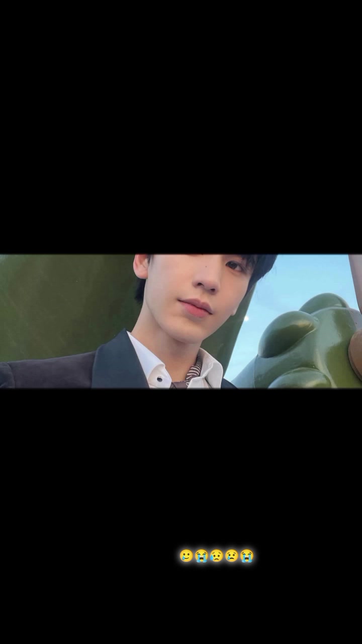 @张凌赫z_ 官方。关注我。我告诉你:🇨🇳: