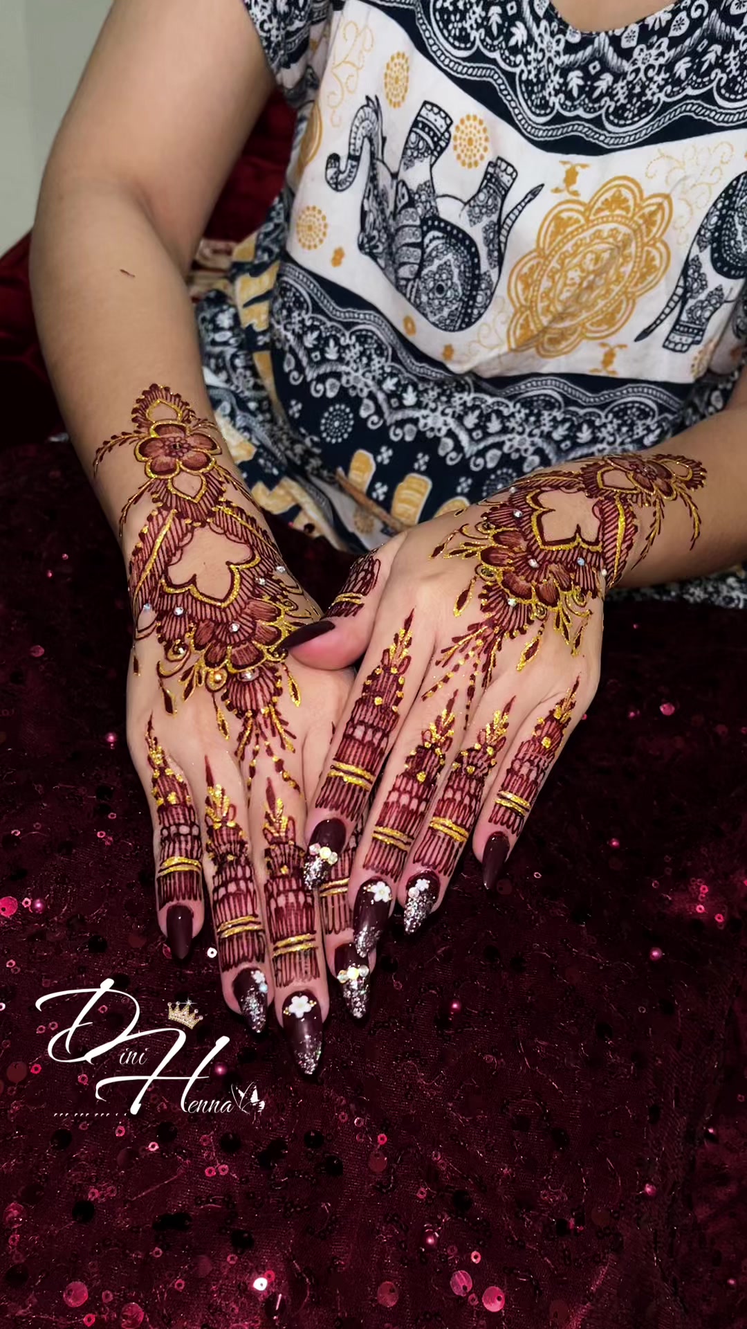 @Dinihenna