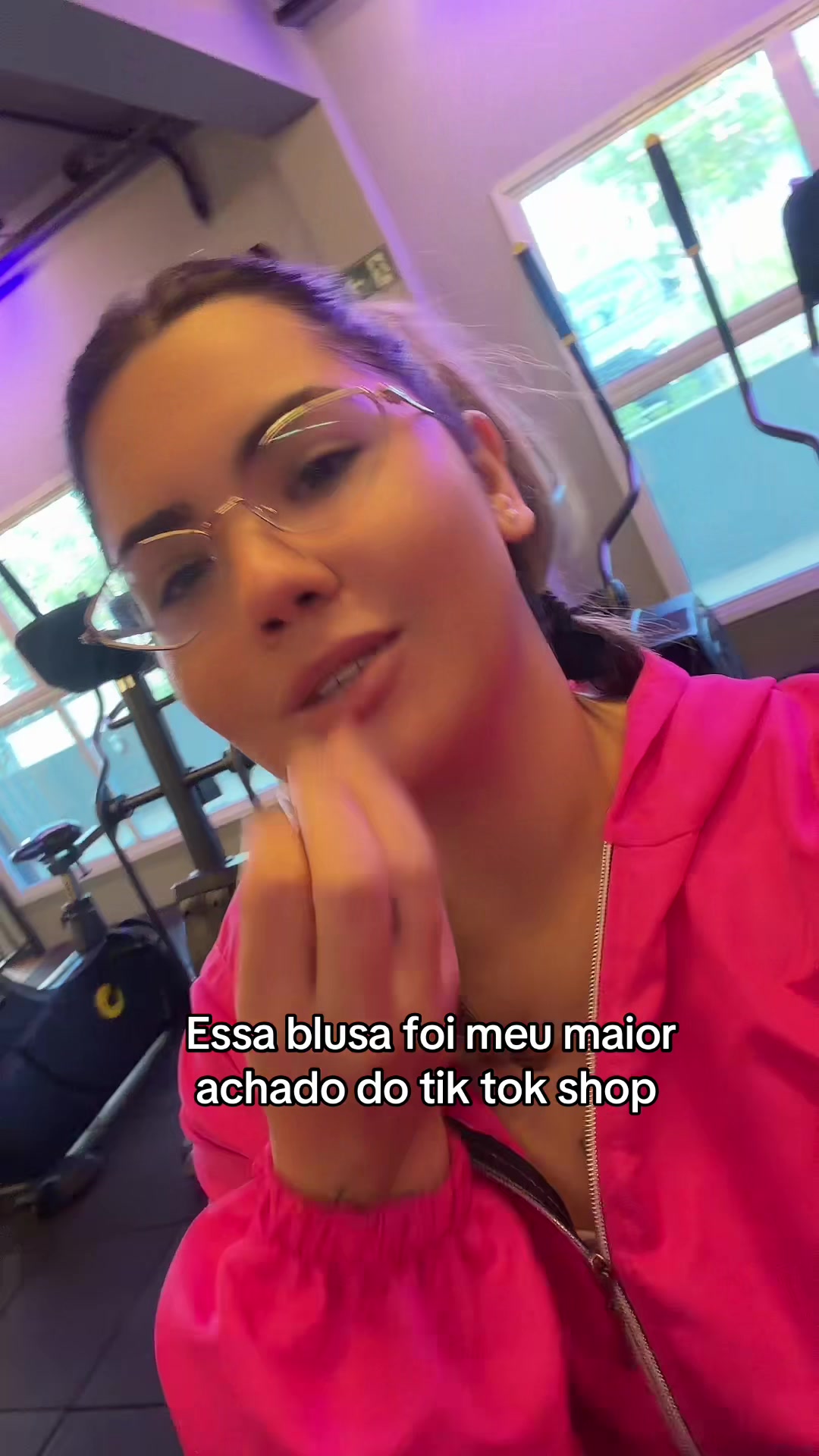 @anadelamonica