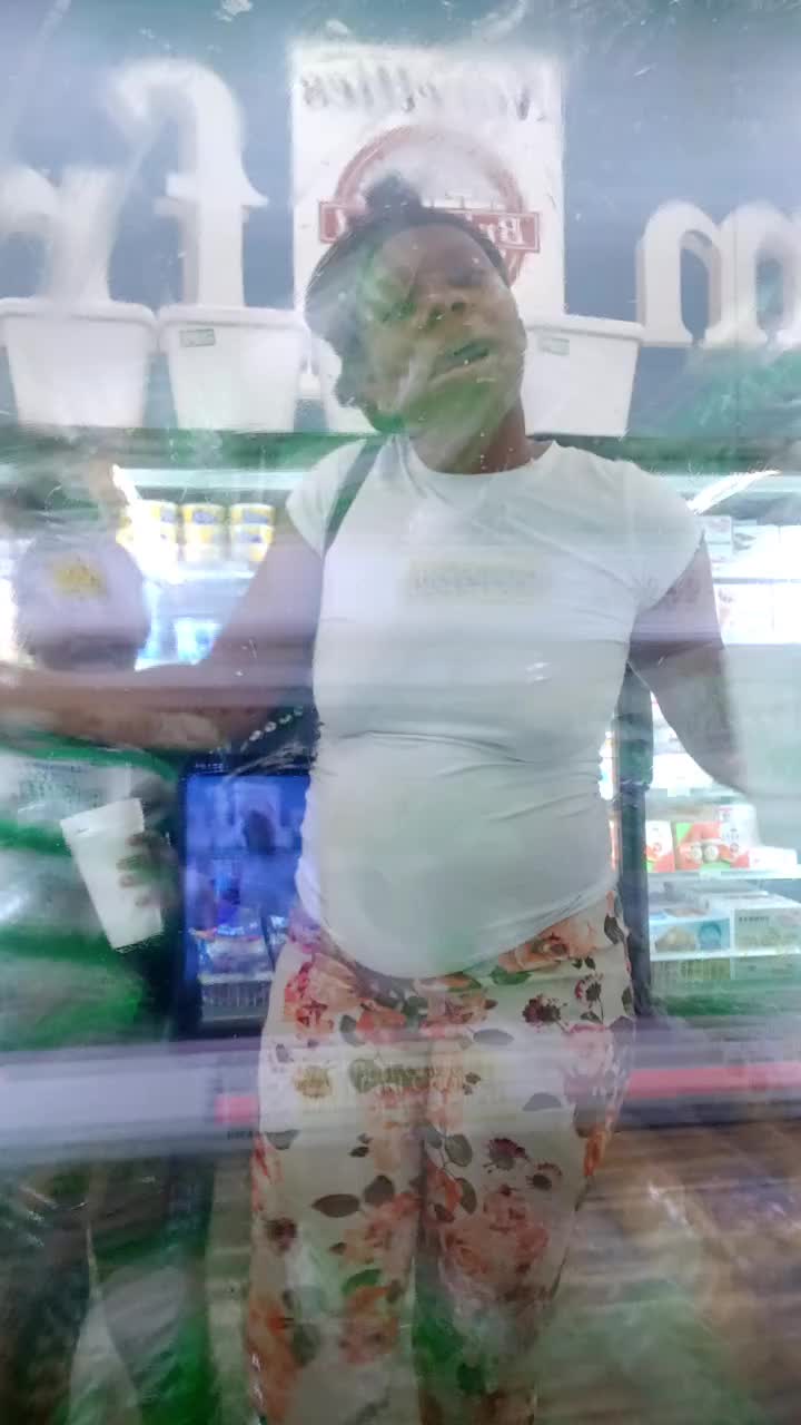 @Queshia