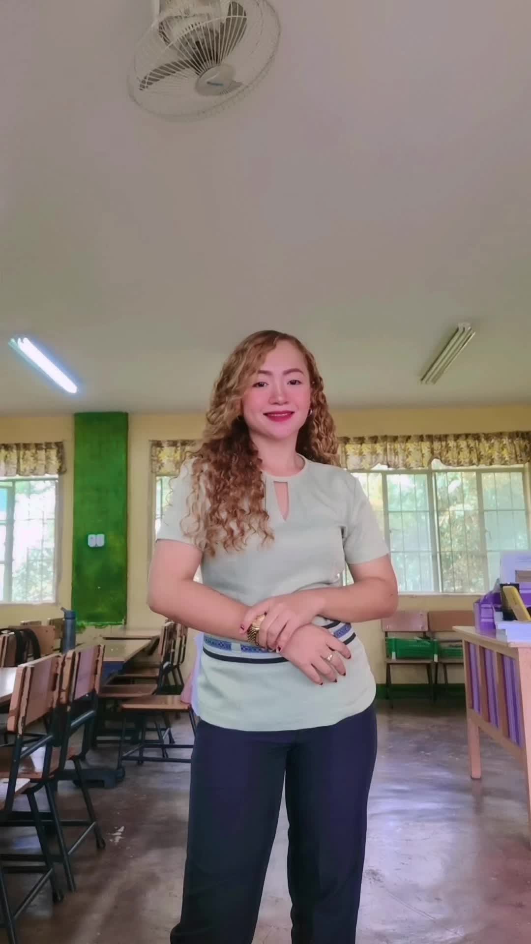 @𝗞𝗮𝘁𝘁𝗶 👩&zwj;🏫
