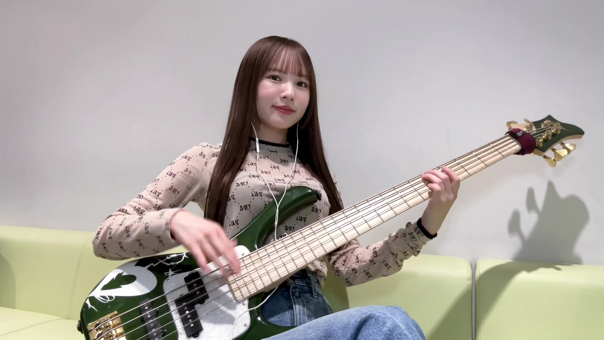 @mina_bass3737