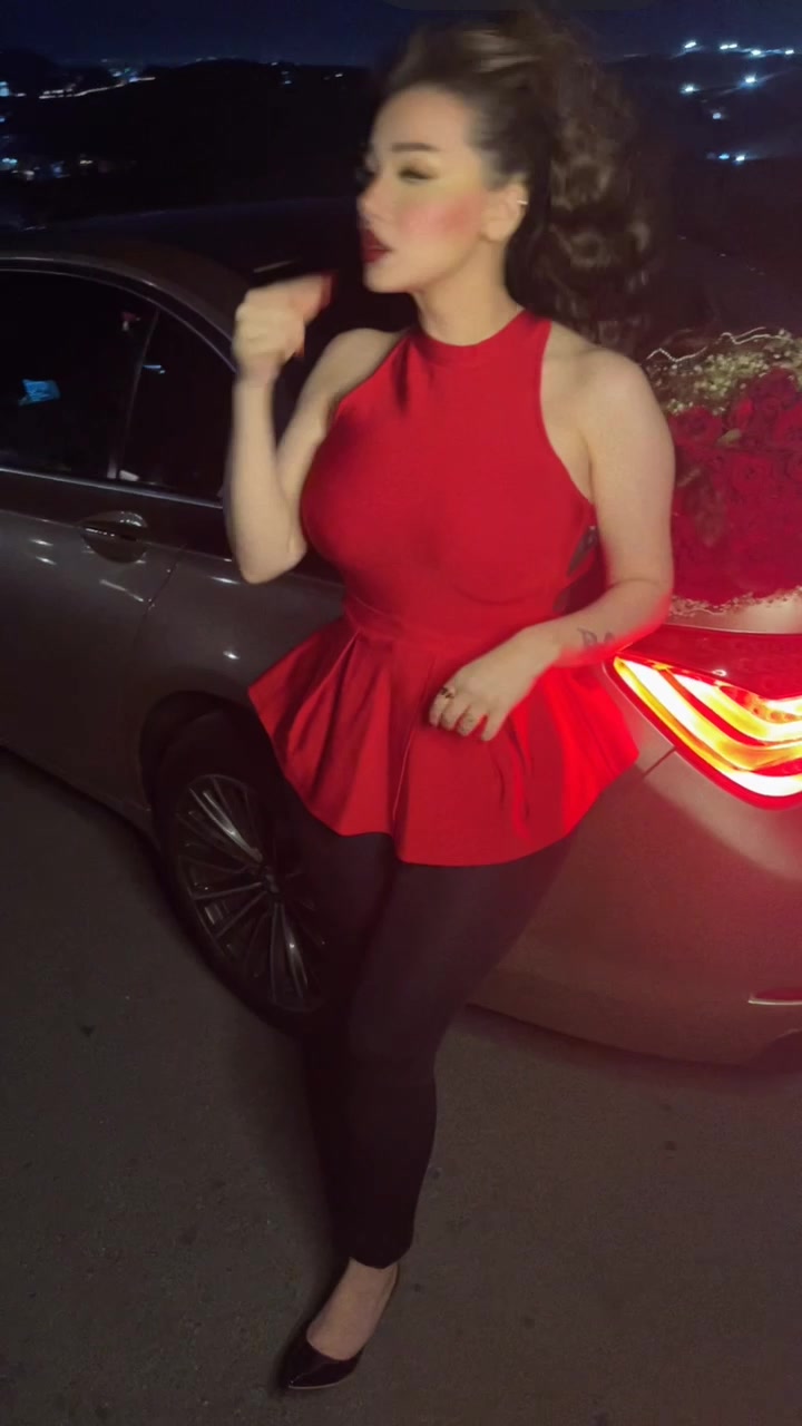 @Lali_influncer