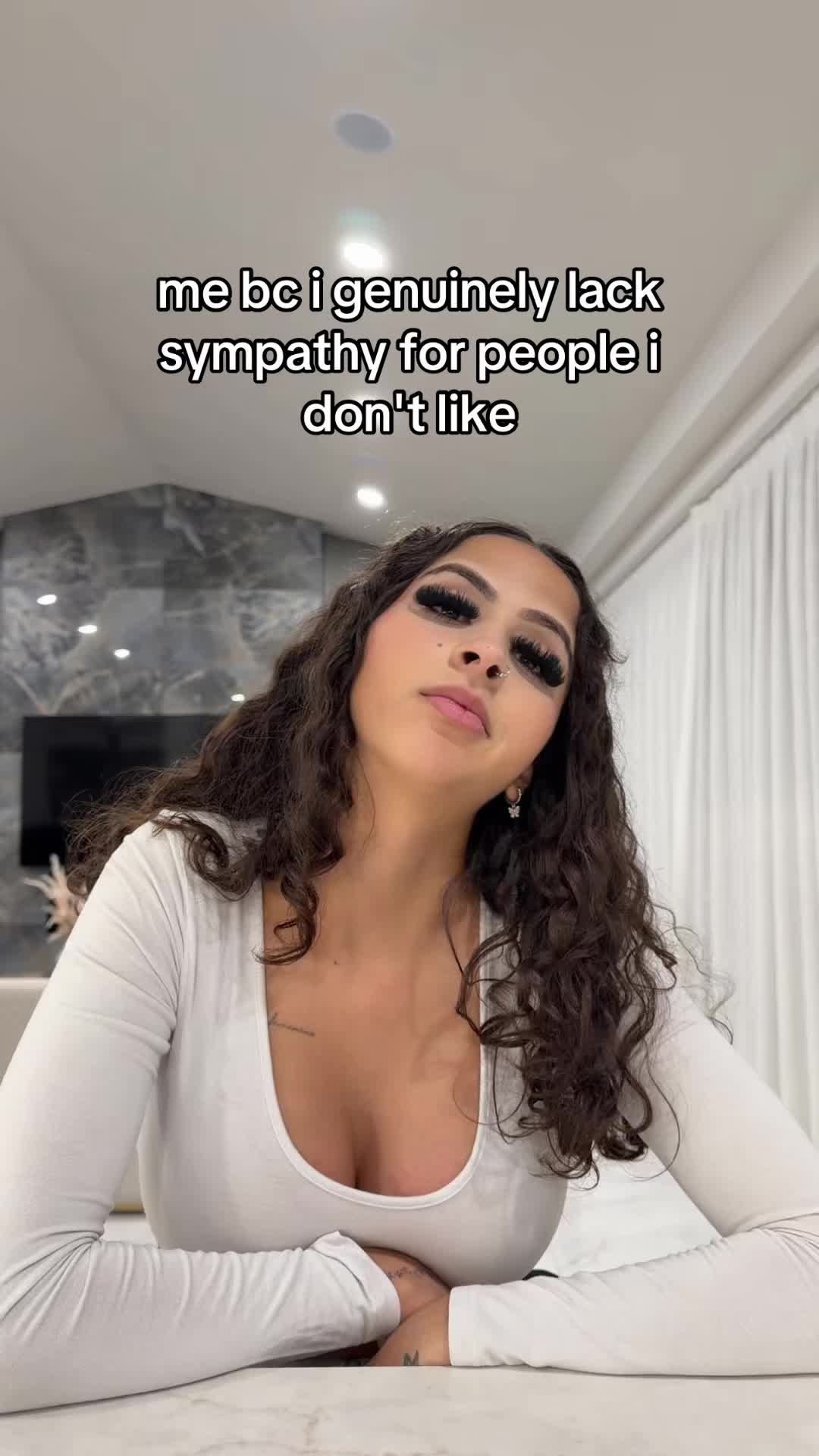 @𝒯𝒾𝓃𝒶