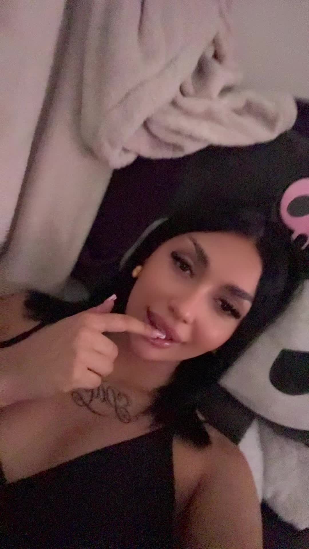 @𝓥𝓡🍒