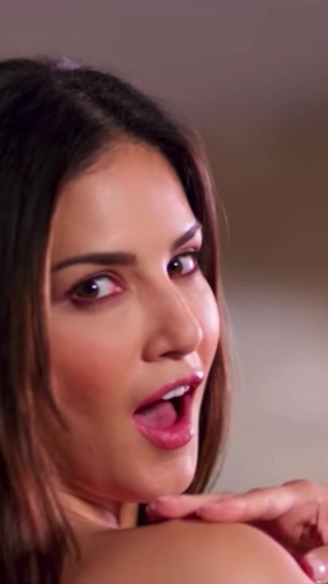 @SunnyLeone